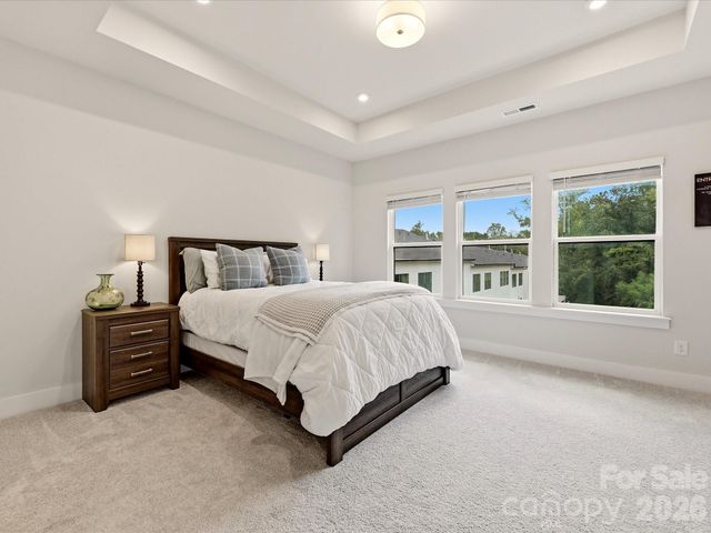 622 E Woodlawn Road, Charlotte, NC 28209