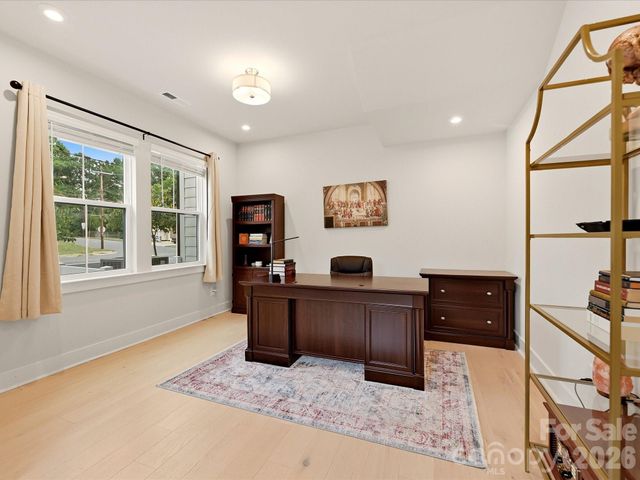 622 E Woodlawn Road, Charlotte, NC 28209