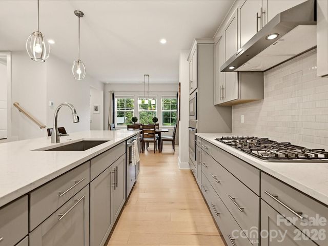 622 E Woodlawn Road, Charlotte, NC 28209