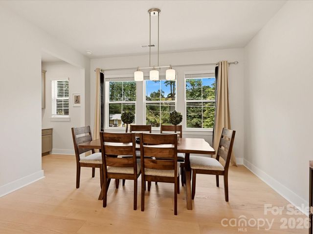 622 E Woodlawn Road, Charlotte, NC 28209