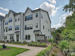 622 E Woodlawn Road, Charlotte, NC 28209