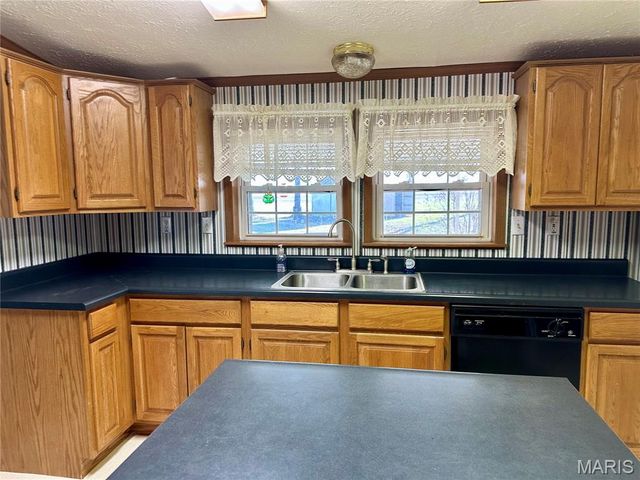 20754 Emerald Road, Carlyle, IL 62231