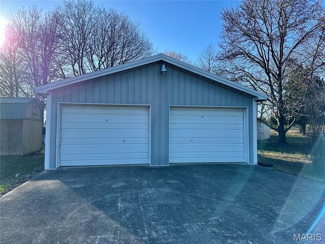 20754 Emerald Road, Carlyle, IL 62231