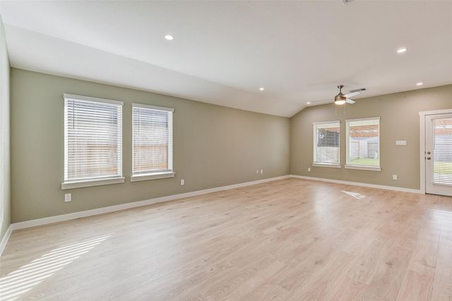 1635 Westway Drive, Arcola, TX 77545