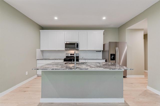 1635 Westway Drive, Arcola, TX 77545