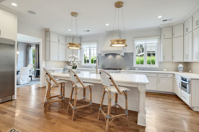 9071 N WINSTON WOODS CIR, Germantown, TN 38139