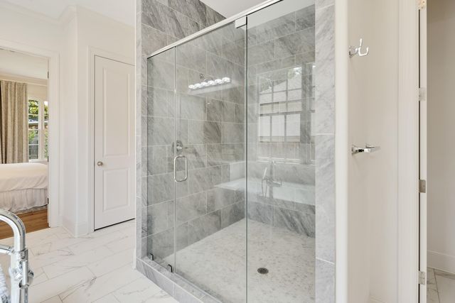 9071 N WINSTON WOODS CIR, Germantown, TN 38139
