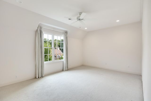 9071 N WINSTON WOODS CIR, Germantown, TN 38139