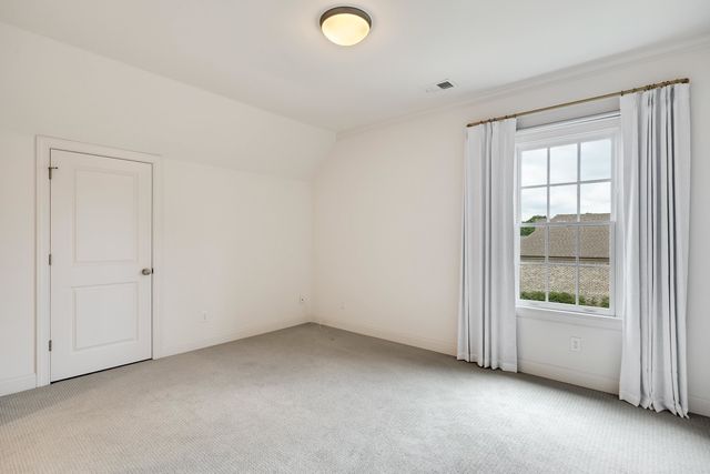 9071 N WINSTON WOODS CIR, Germantown, TN 38139