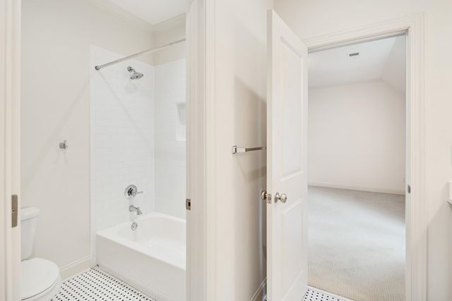 9071 N WINSTON WOODS CIR, Germantown, TN 38139