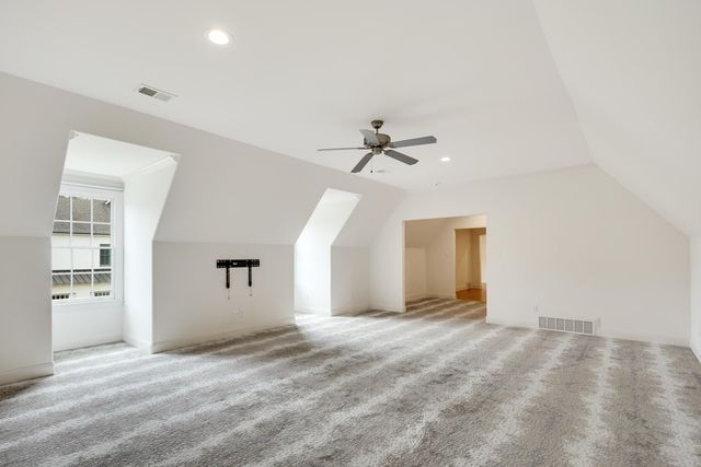 9071 N WINSTON WOODS CIR, Germantown, TN 38139