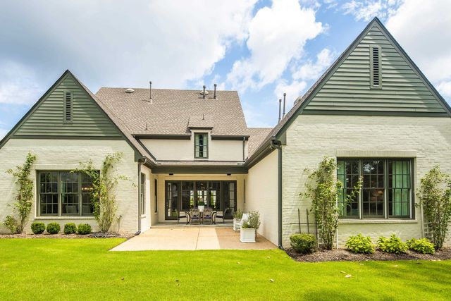 9071 N WINSTON WOODS CIR, Germantown, TN 38139