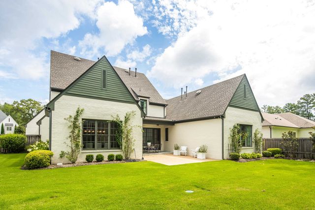 9071 N WINSTON WOODS CIR, Germantown, TN 38139