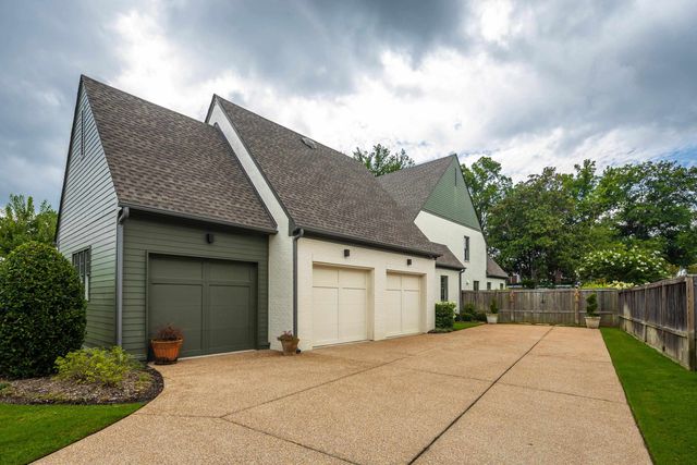9071 N WINSTON WOODS CIR, Germantown, TN 38139
