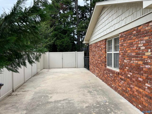 2307 Brookwood Drive SE, Decatur, AL 35601
