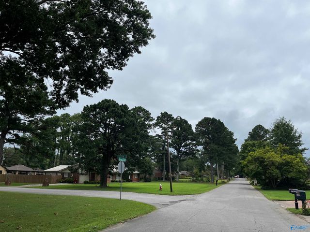 2307 Brookwood Drive SE, Decatur, AL 35601