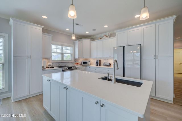 8560 Oak Abbey Trail NE, Leland, NC 28451