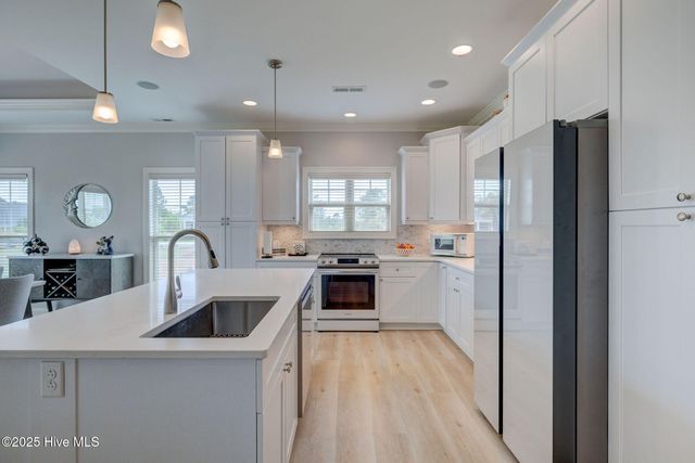 8560 Oak Abbey Trail NE, Leland, NC 28451