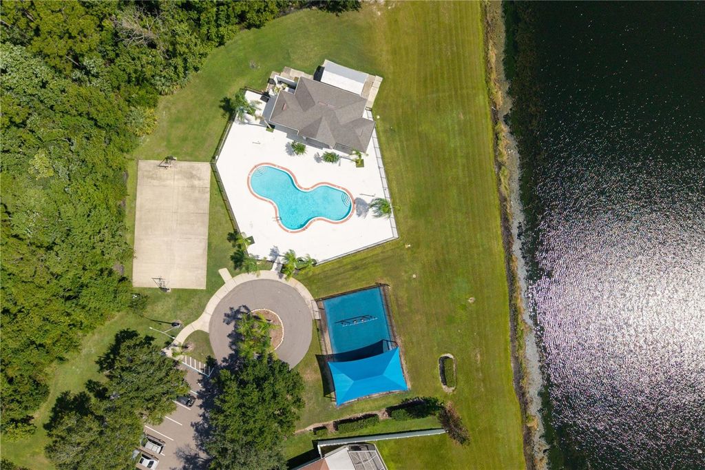 Image 16 of property listing at 14918 CRANES NEST COURT, Orlando, FL 32824