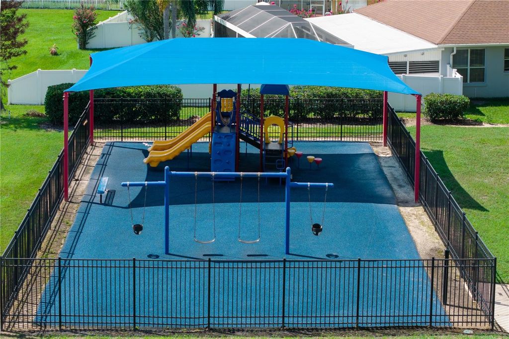 Image 18 of property listing at 14918 CRANES NEST COURT, Orlando, FL 32824