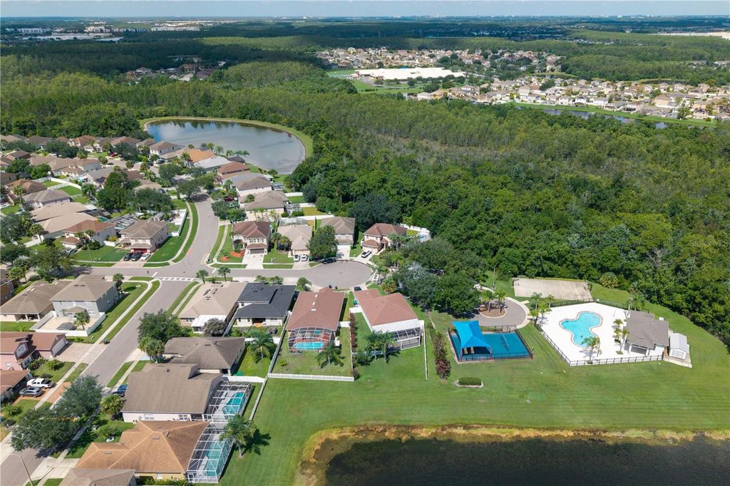 Image 21 of property listing at 14918 CRANES NEST COURT, Orlando, FL 32824