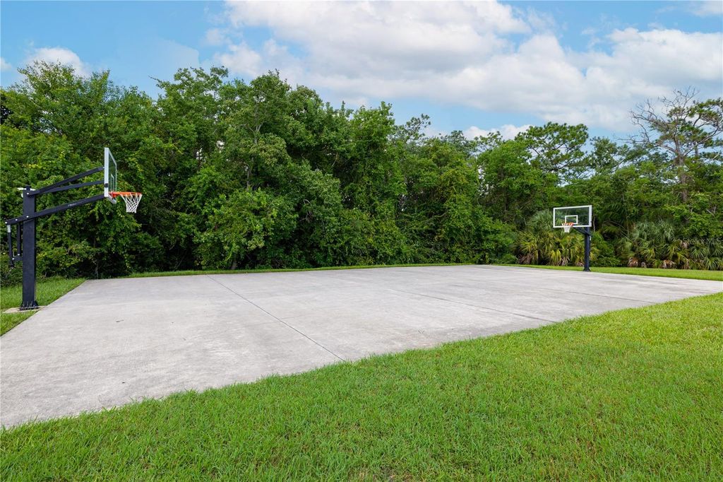 Image 26 of property listing at 14918 CRANES NEST COURT, Orlando, FL 32824