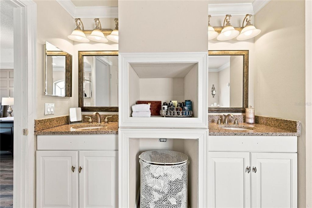 Image 30 of property listing at 14918 CRANES NEST COURT, Orlando, FL 32824
