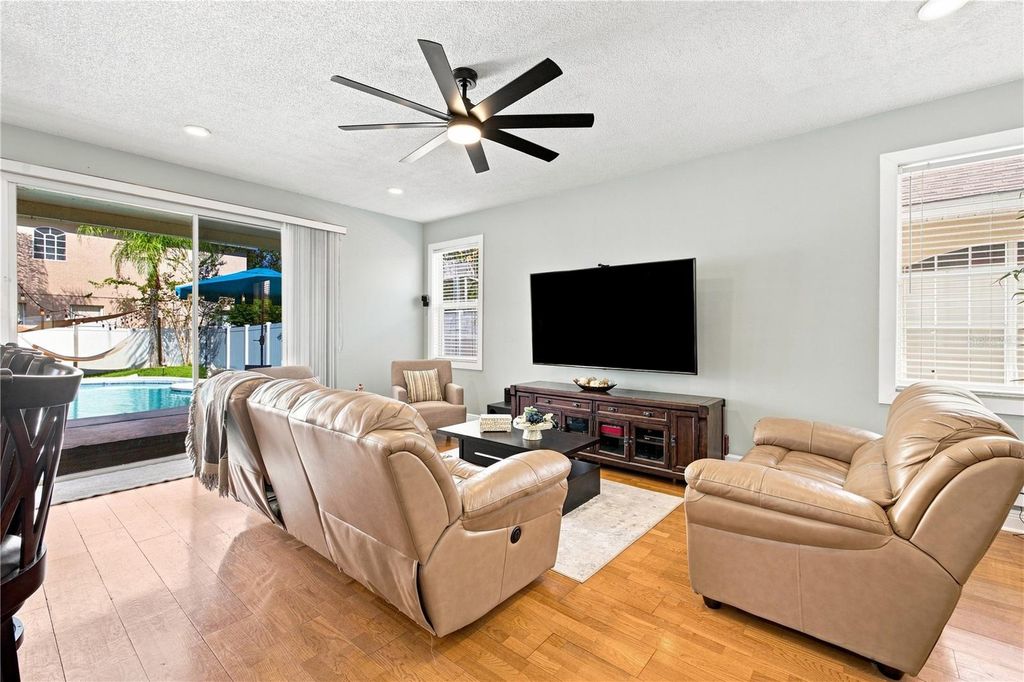 Image 6 of property listing at 14918 CRANES NEST COURT, Orlando, FL 32824