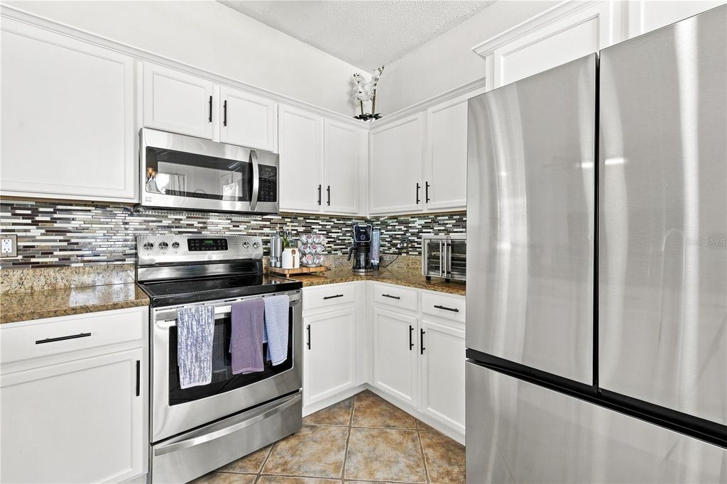 Image 8 of property listing at 14918 CRANES NEST COURT, Orlando, FL 32824