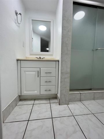 7925 Fairview Drive 101, Tamarac, FL 33321