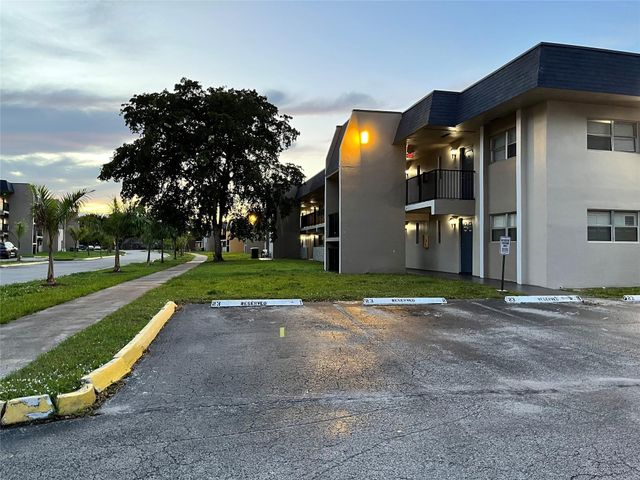 7925 Fairview Drive 101, Tamarac, FL 33321