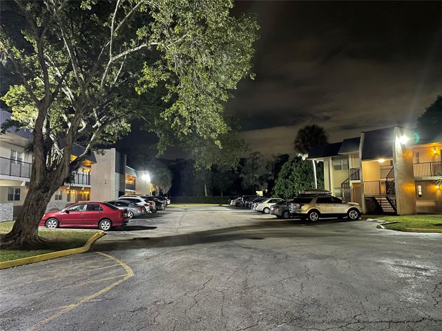 7925 Fairview Drive 101, Tamarac, FL 33321