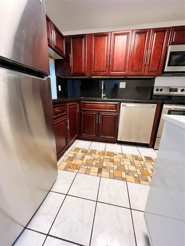 7925 Fairview Drive 101, Tamarac, FL 33321