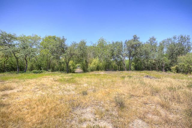 355 E Clark ST, Canyon Lake, TX 78133