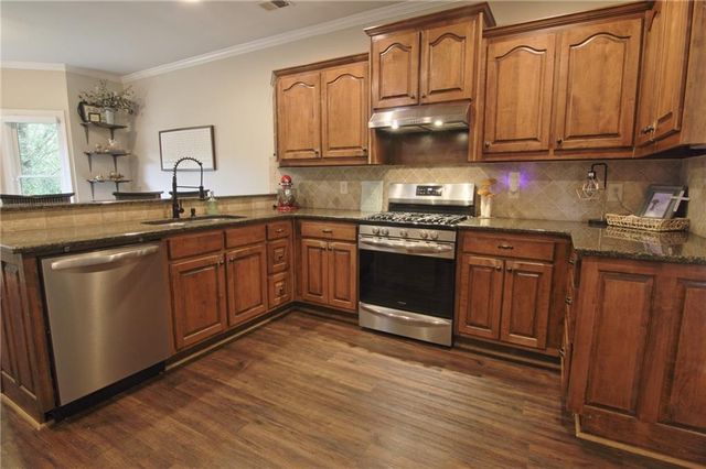 1238 Fairwinds Drive, Loganville, GA 30052