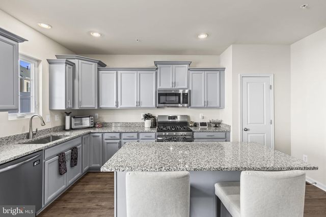 8341 DAYDREAM CRES, Pasadena, MD 21122