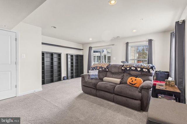 8341 DAYDREAM CRES, Pasadena, MD 21122