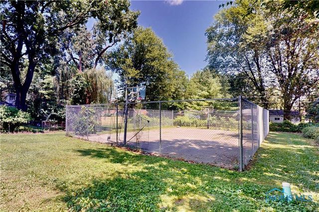 5904 Rega Drive, Toledo, OH 43623