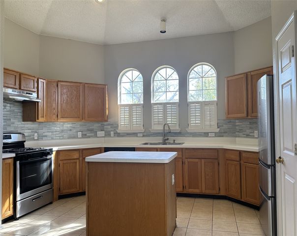 2017 Birch Bend, Mesquite, TX 75181