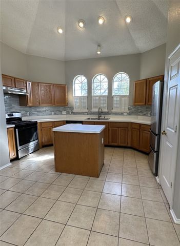 2017 Birch Bend, Mesquite, TX 75181