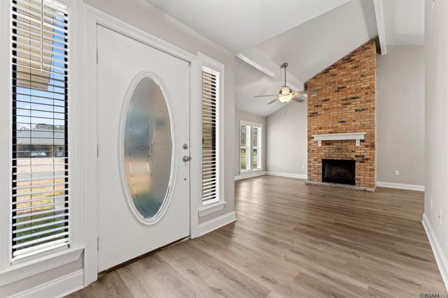 9842 Hawthorne Dr, Baton Rouge, LA 70809