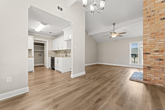 9842 Hawthorne Dr, Baton Rouge, LA 70809