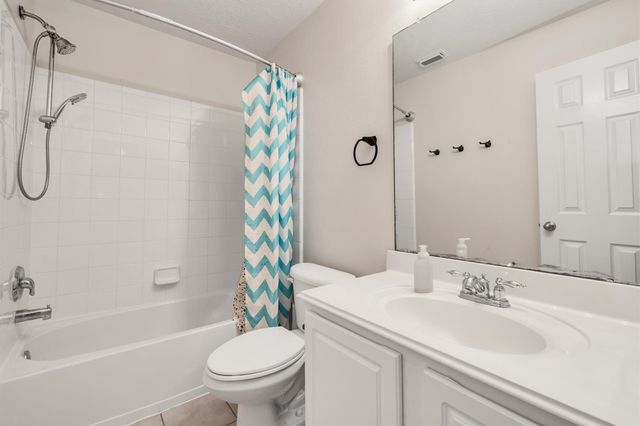 483 Folk Crest Lane, Dickinson, TX 77539