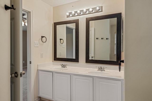 483 Folk Crest Lane, Dickinson, TX 77539