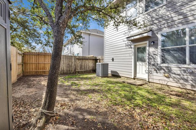 483 Folk Crest Lane, Dickinson, TX 77539