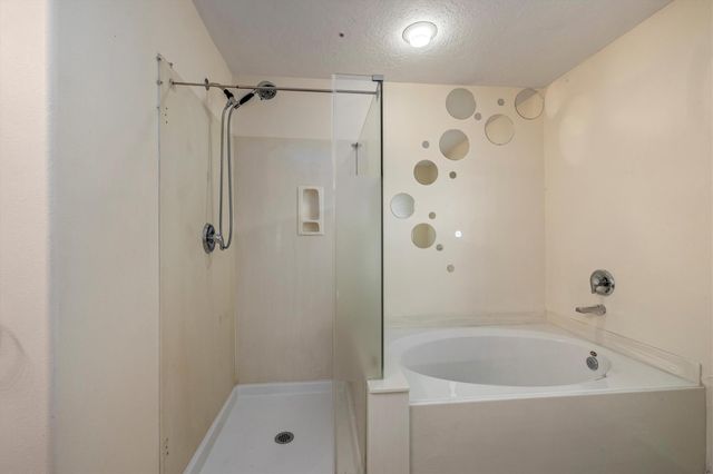 483 Folk Crest Lane, Dickinson, TX 77539