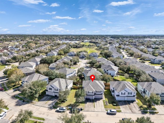 483 Folk Crest Lane, Dickinson, TX 77539