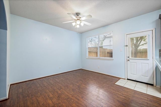 483 Folk Crest Lane, Dickinson, TX 77539