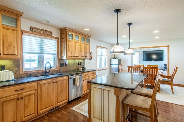 1819 52nd Avenue N, Moorhead, MN 56560