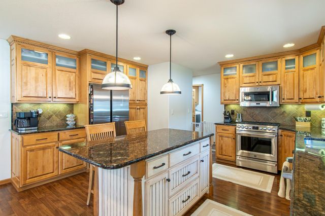 1819 52nd Avenue N, Moorhead, MN 56560